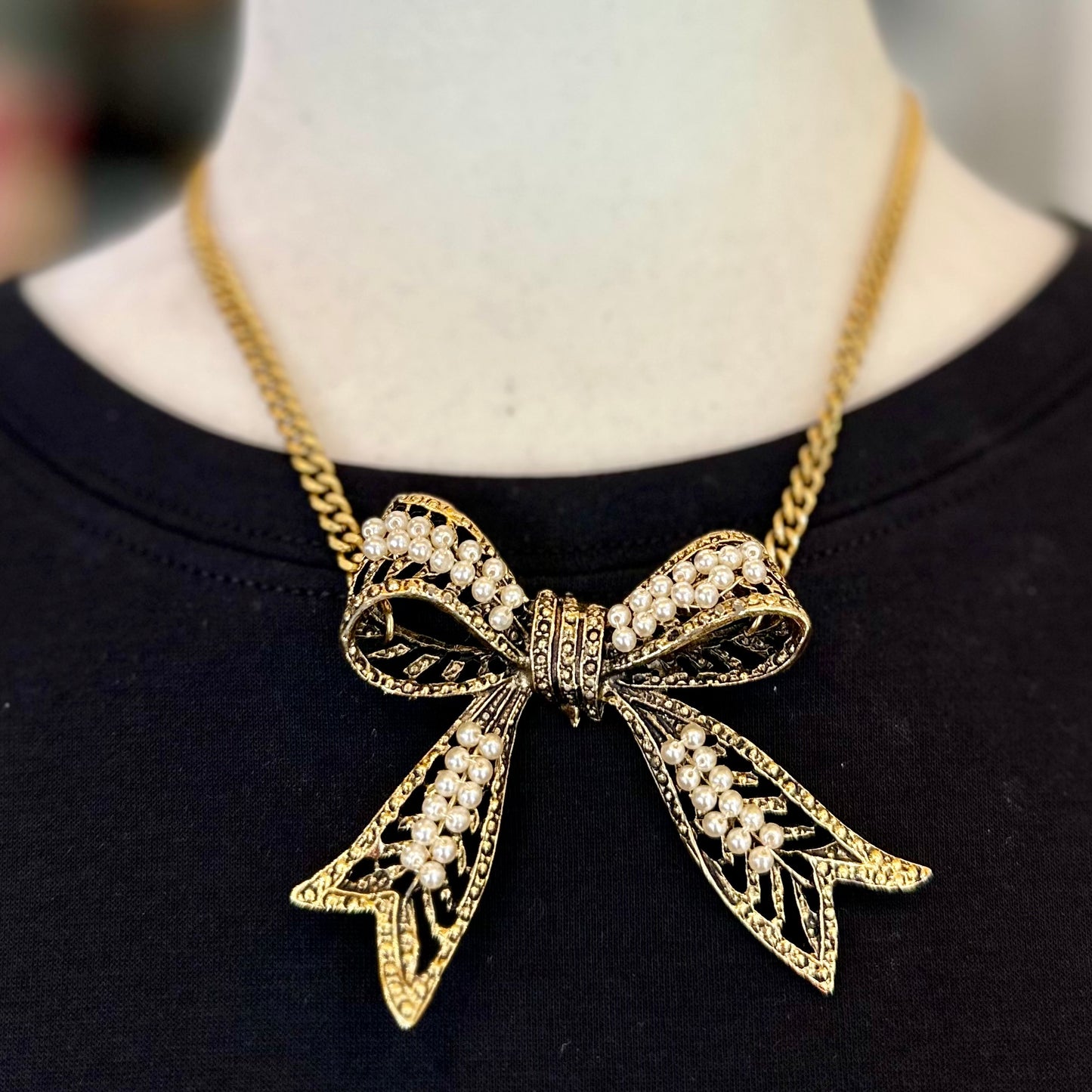 Betsey's Bow Necklace