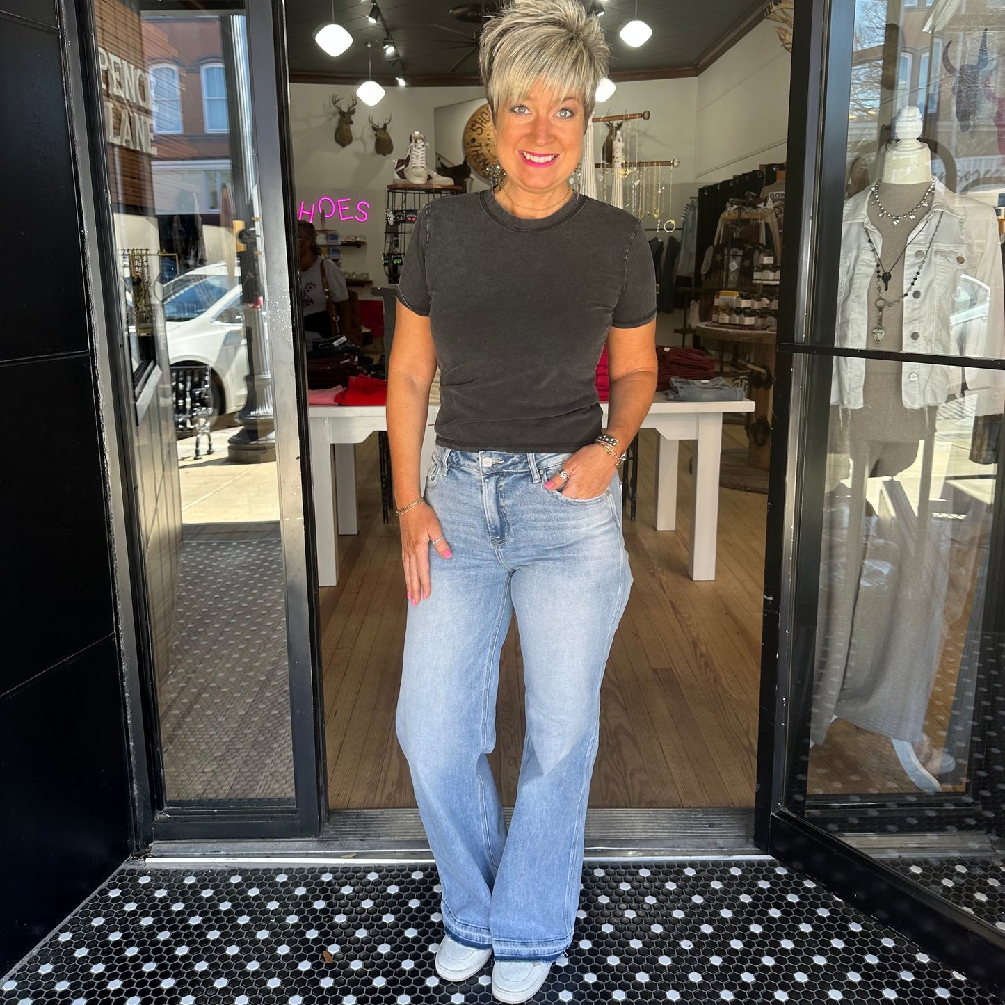 Risen High Rise- Wide Leg- Shadow Hem Jeans- Light