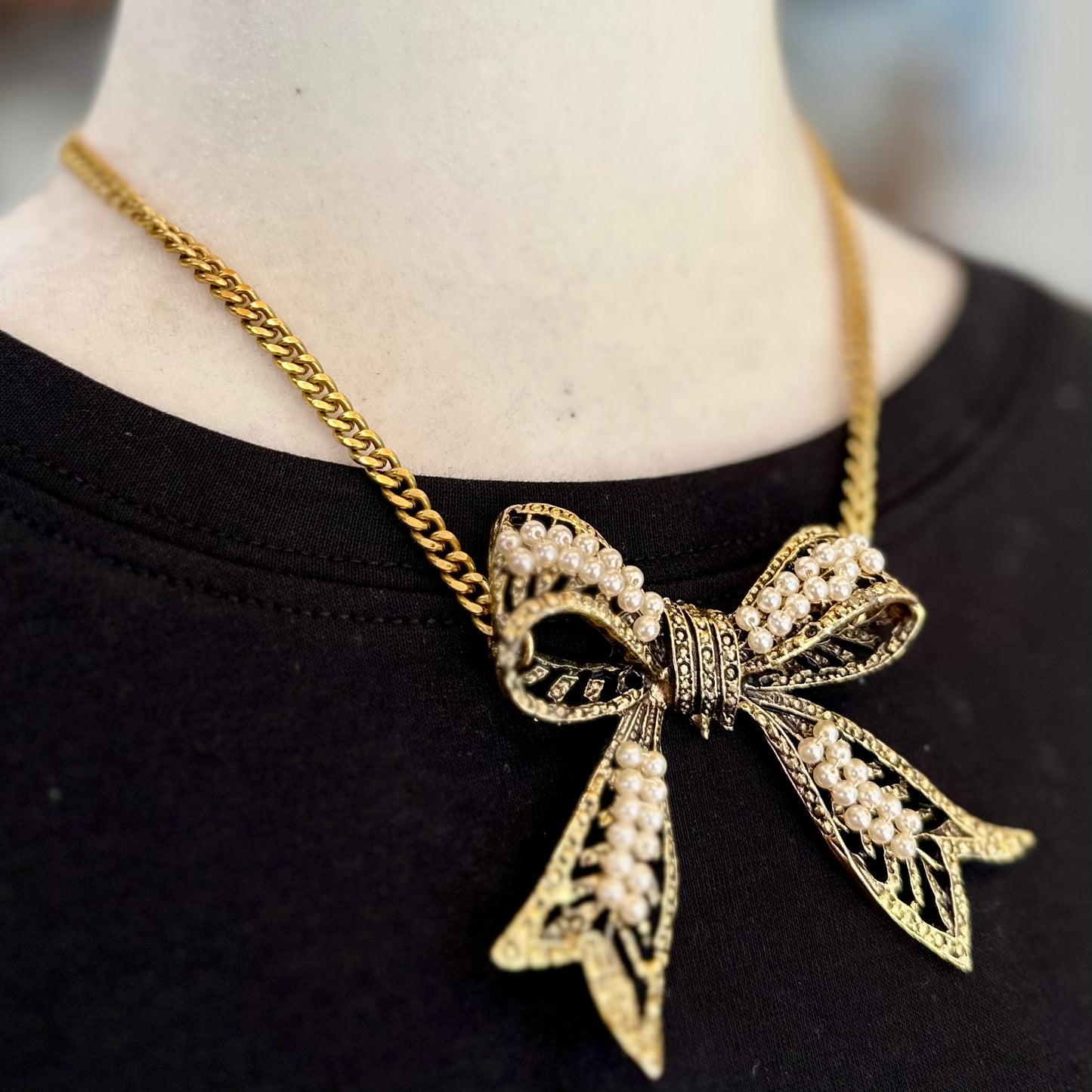 Betsey's Bow Necklace