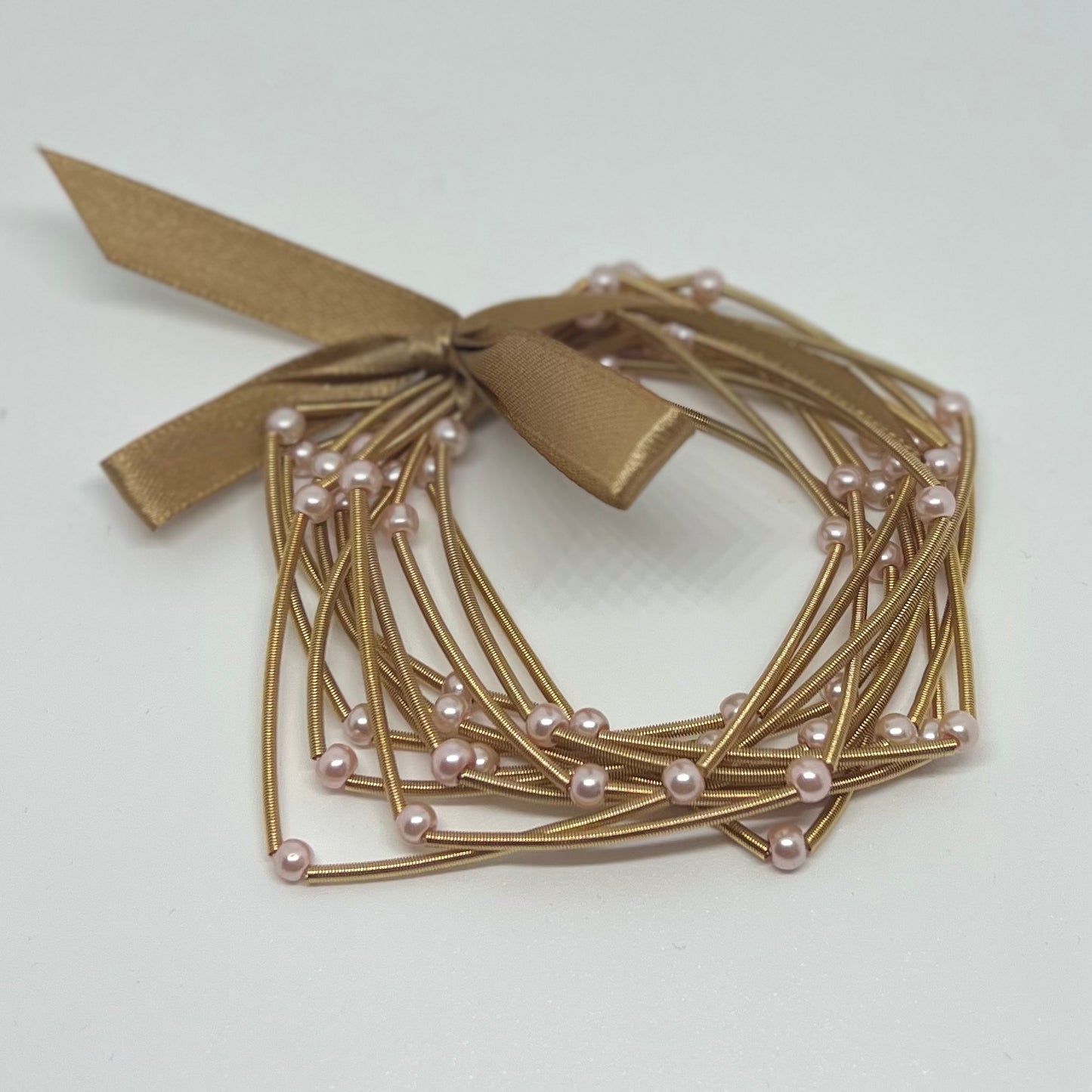 A Pearl Bead Springwire Bracelet