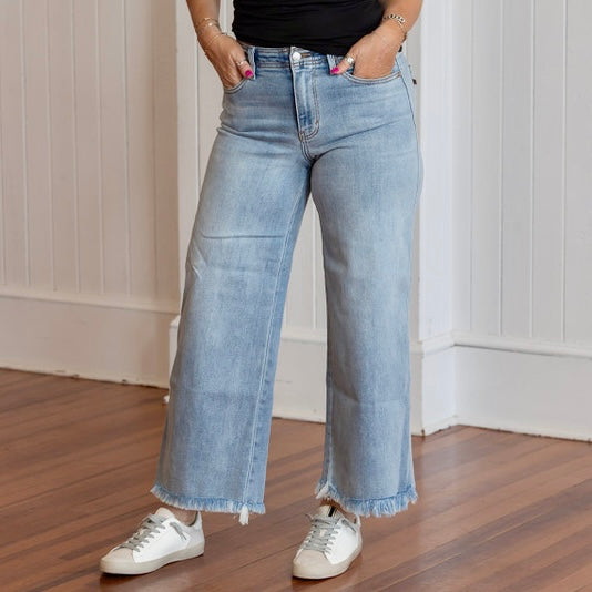 Judy Blue Midrise Wide Leg Fray Hem Jeans