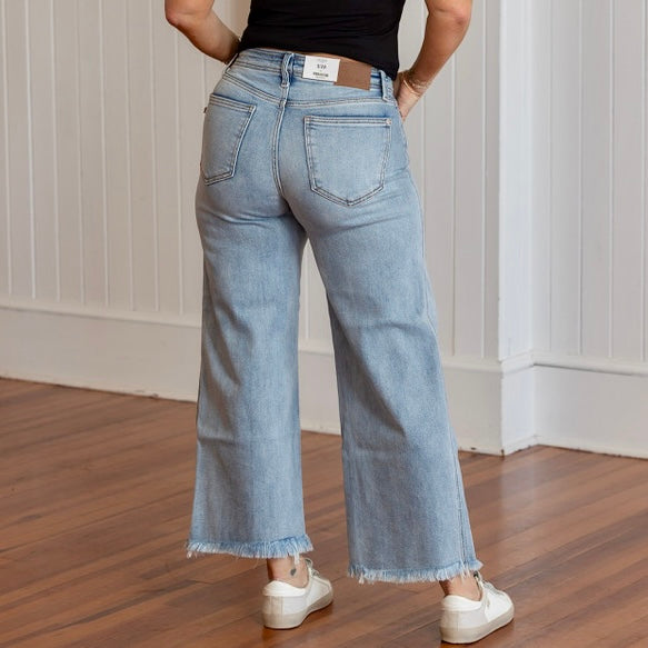 Judy Blue Midrise Wide Leg Fray Hem Jeans