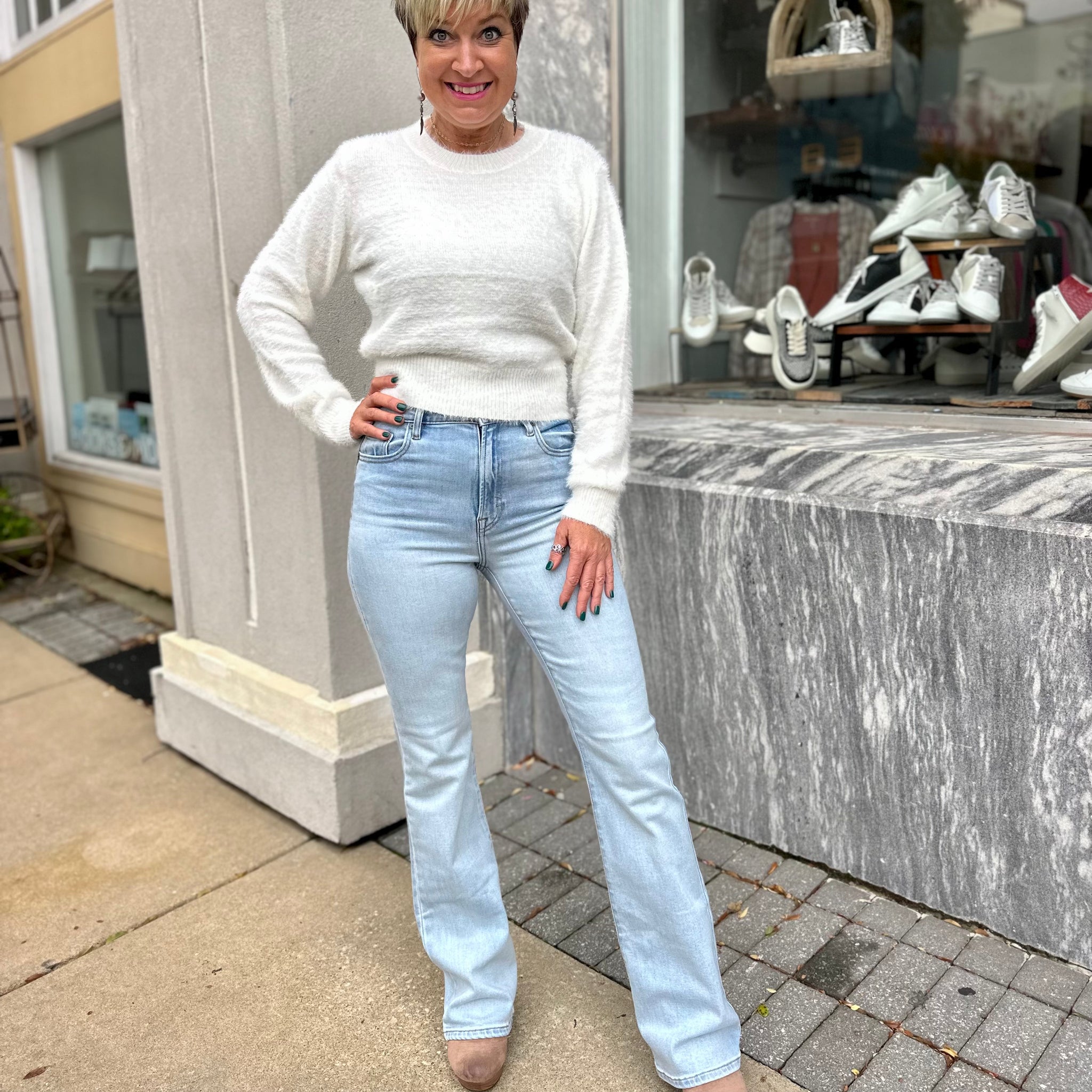 Hidden 'Happi' High Rise Flare Jean