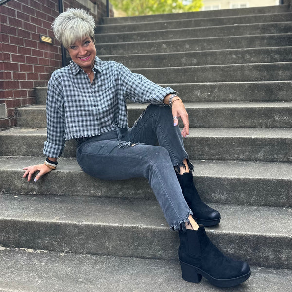 Perfect Cropped Flannel - Black