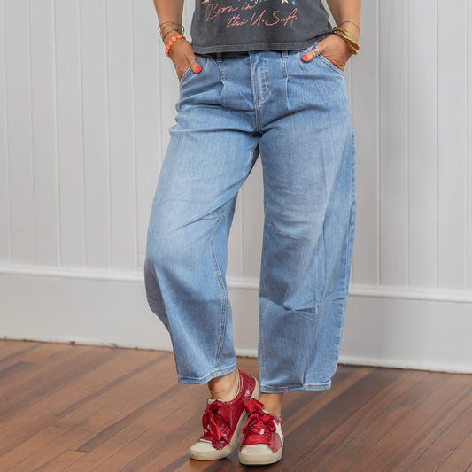 Risen Mid-Rise Cropped Wide Volume Leg Jeans