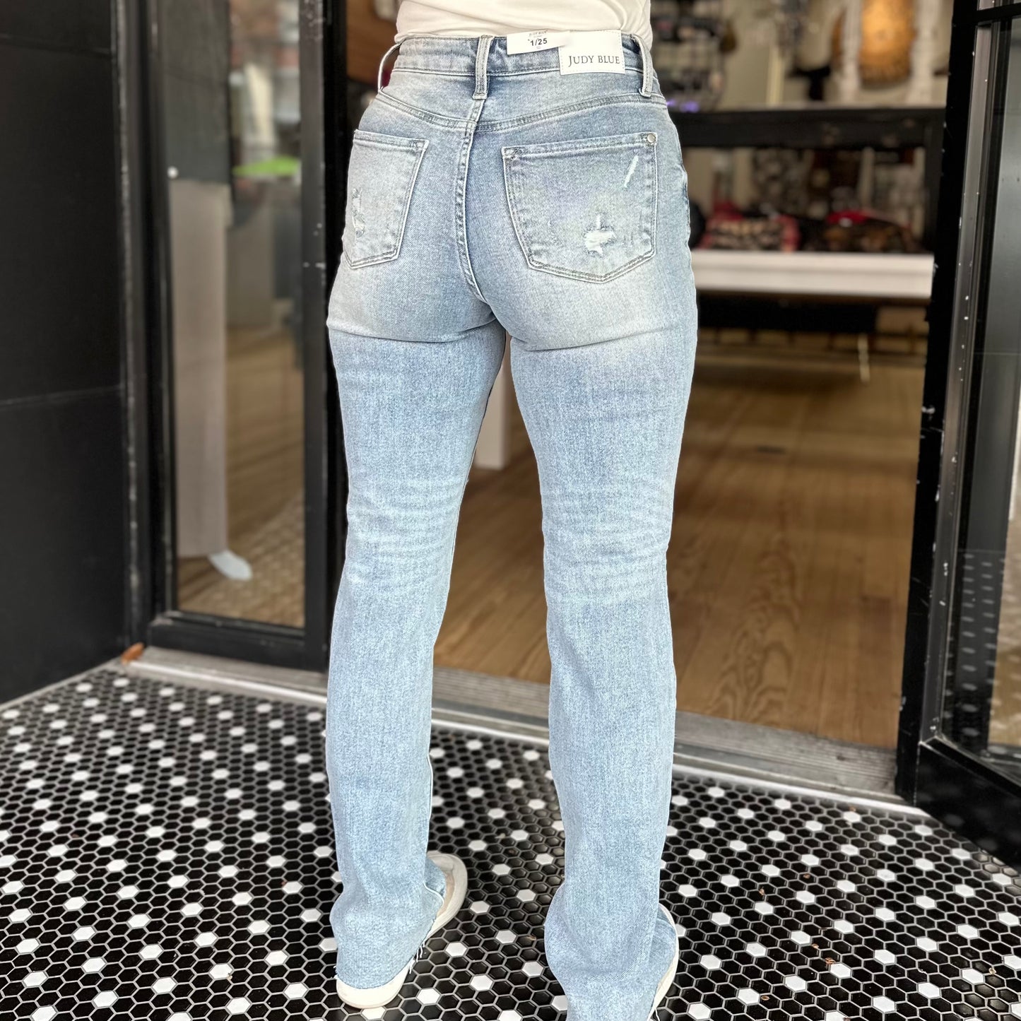 Judy Blue MR Light Wash Dad Jean