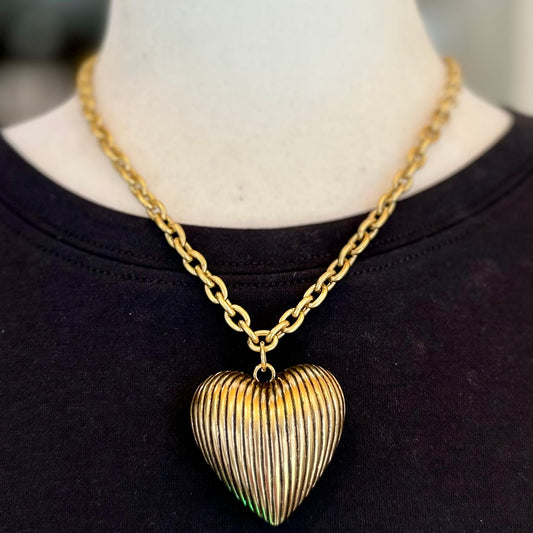 Chunky Ribbed Heart Necklace