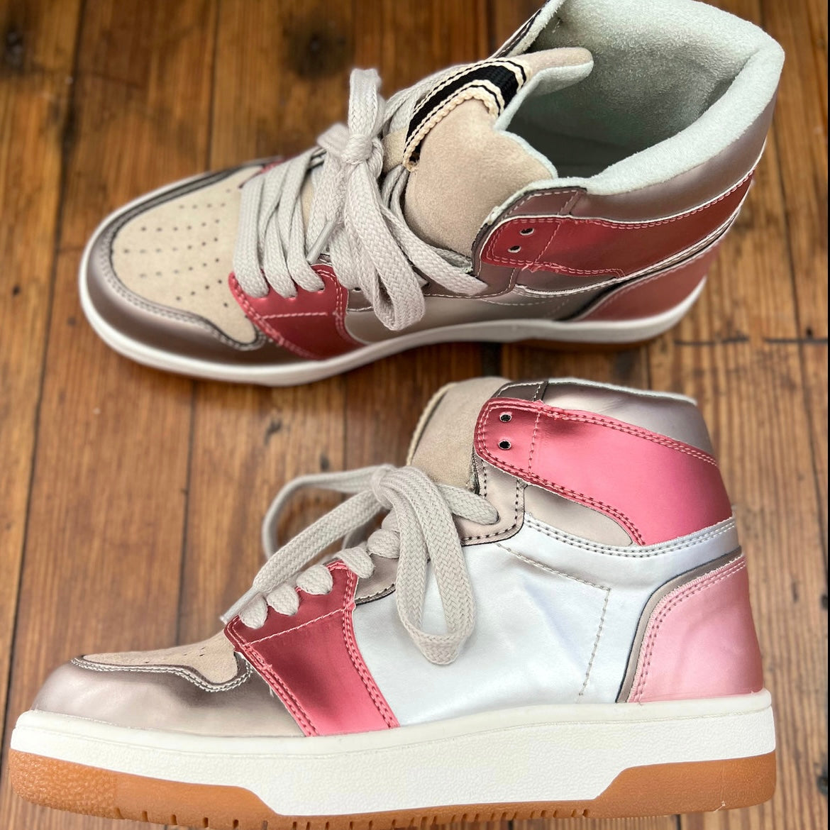 A Rebecca Sneaker - Fuchsia