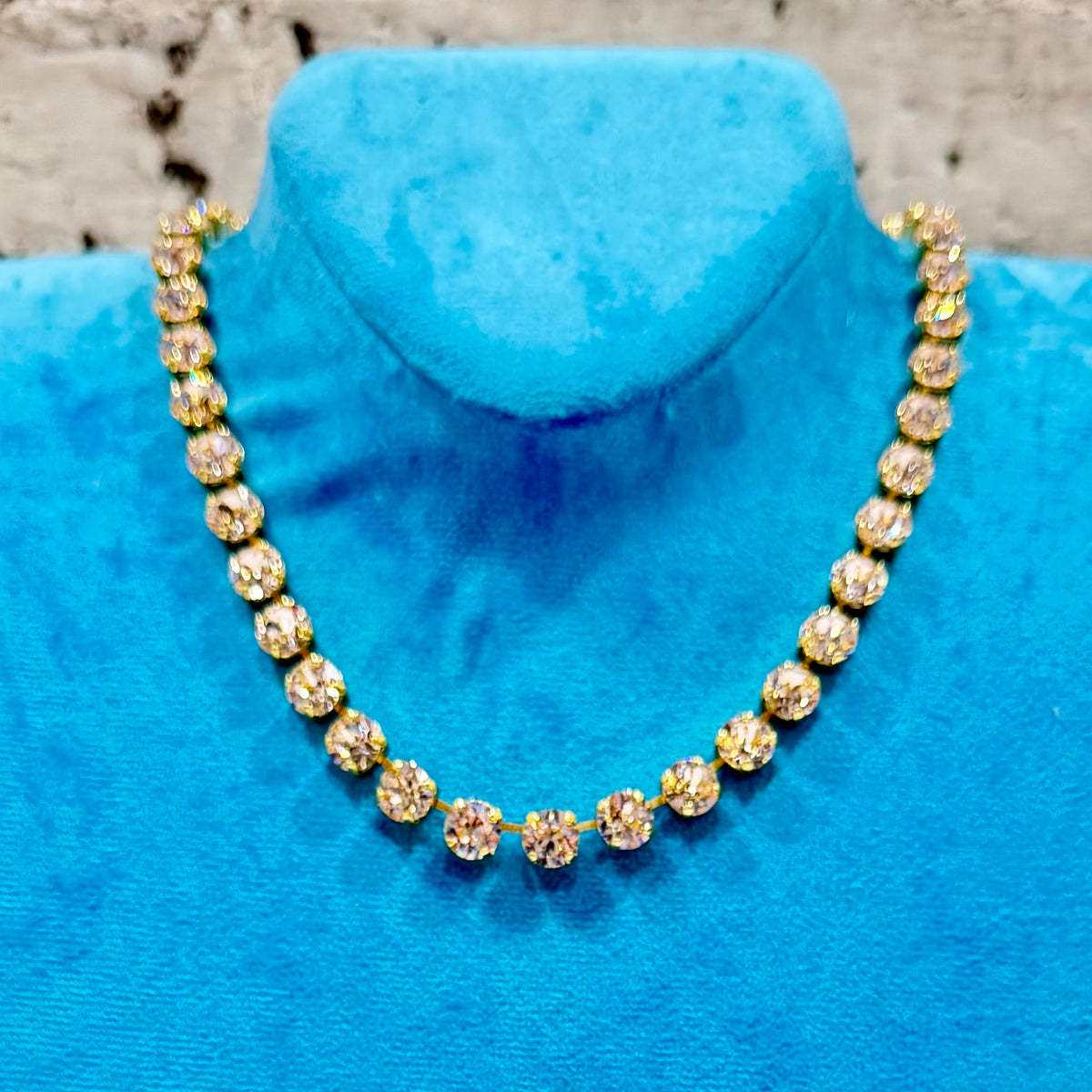 TOVA Oakland Necklace - Light Peach Lemon