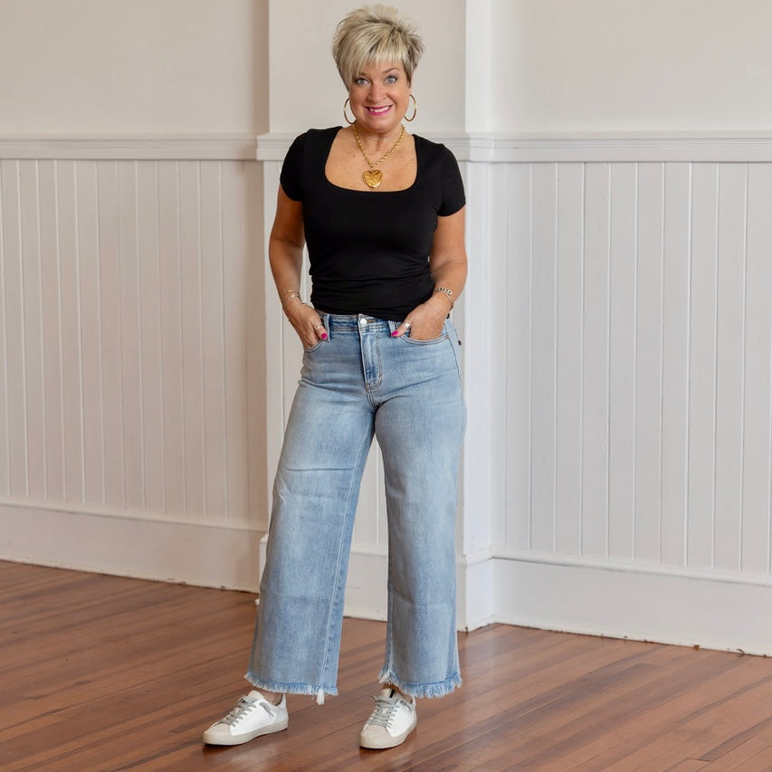 Judy Blue Midrise Wide Leg Fray Hem Jeans