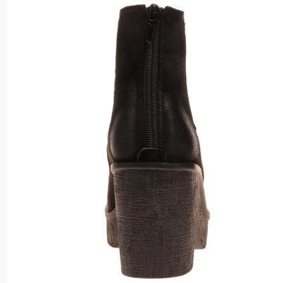 Clue Boot-Black