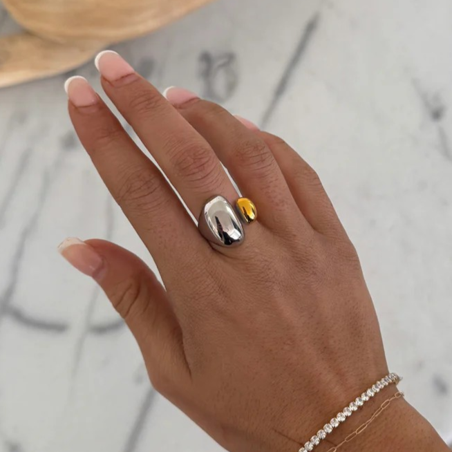 Mia Ring