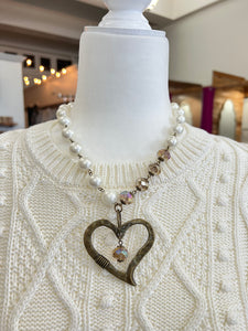 Heart to Heart Necklace - Pearl
