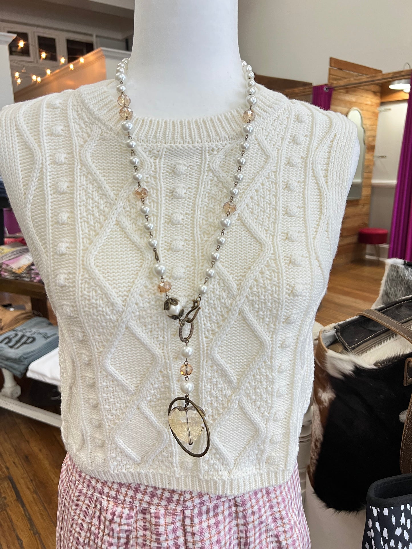 A Pearl Western Necklace Long